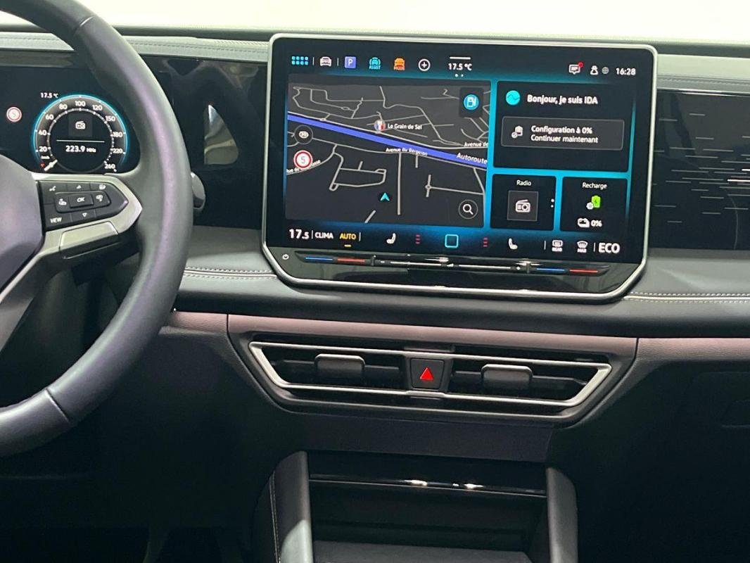 Volkswagen Tiguan - Photo 10
