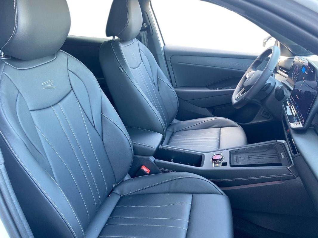 Volkswagen T-Roc - Photo 13