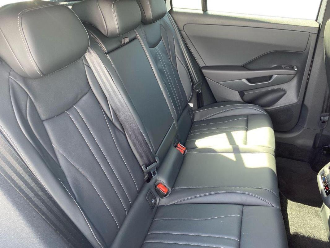 Volkswagen T-Roc - Photo 23
