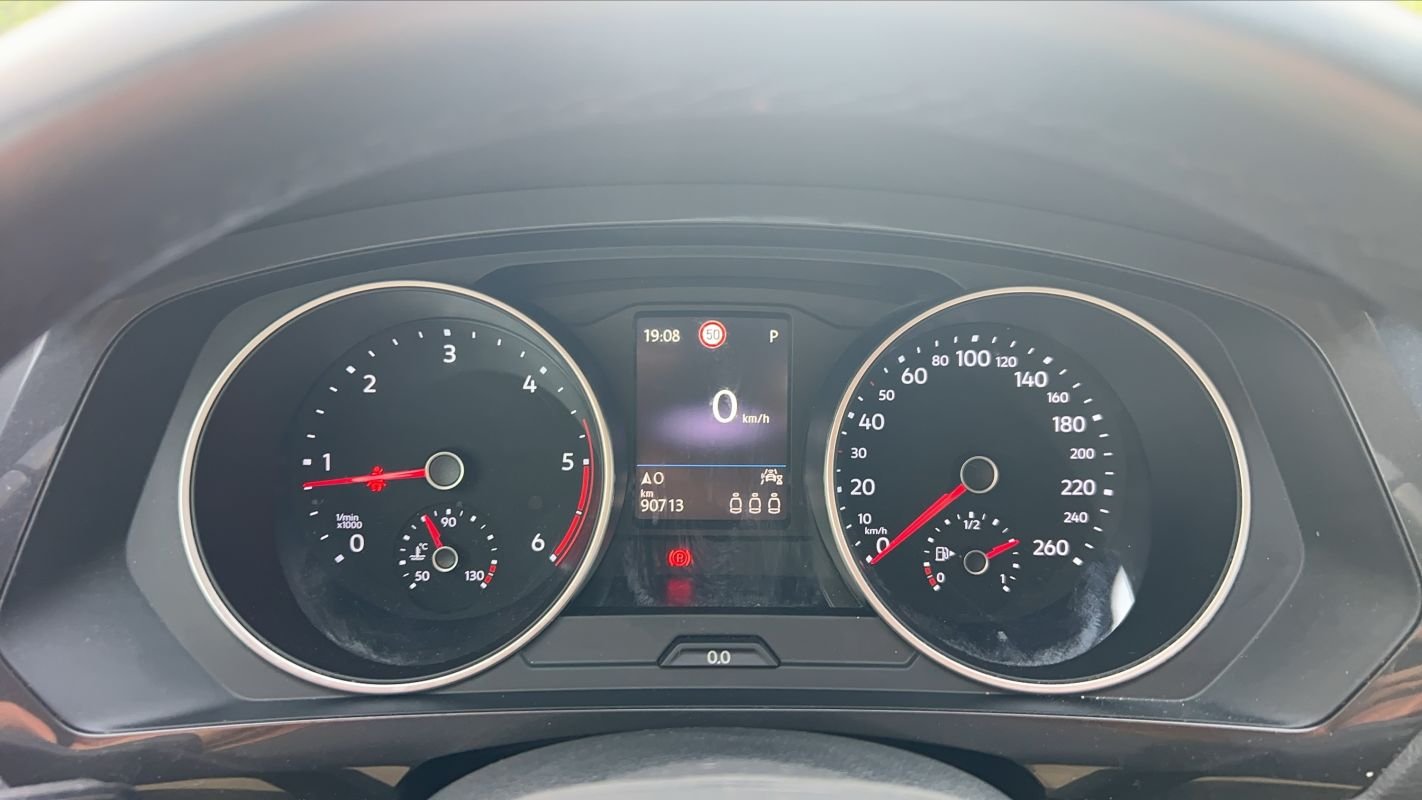 Volkswagen Tiguan - Photo 12
