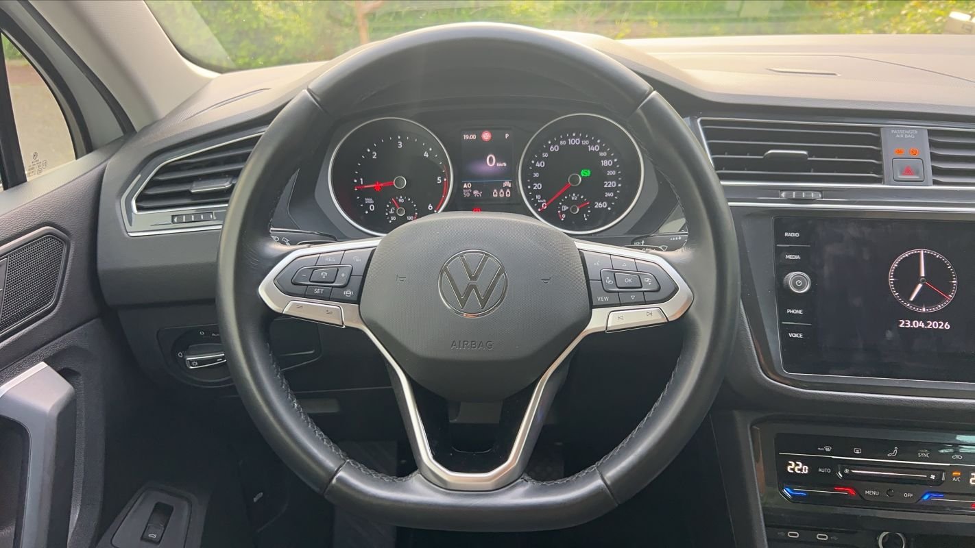 Volkswagen Tiguan - Photo 24