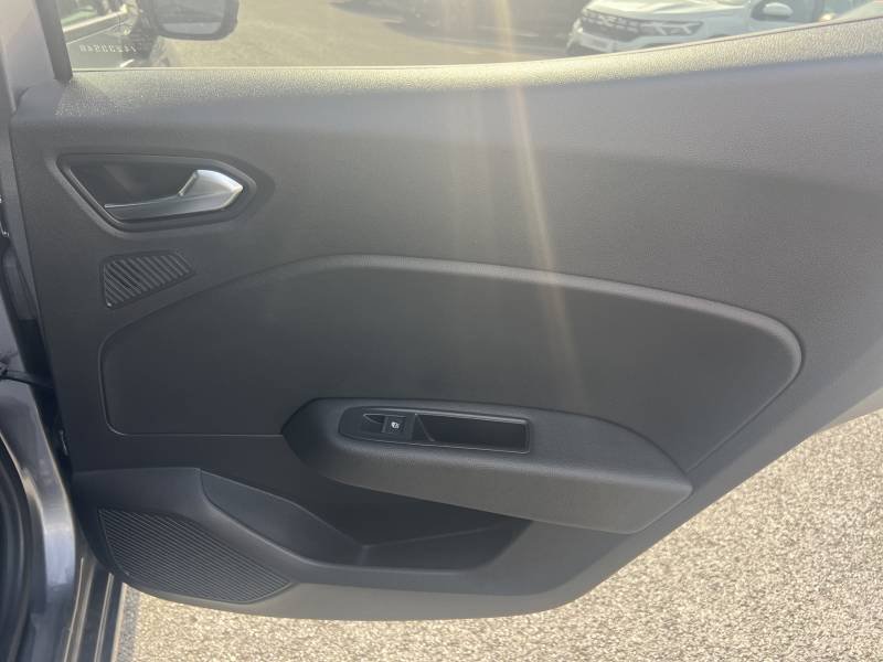 Renault Clio - Photo 18