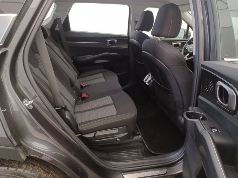 Kia Sorento - Photo 15