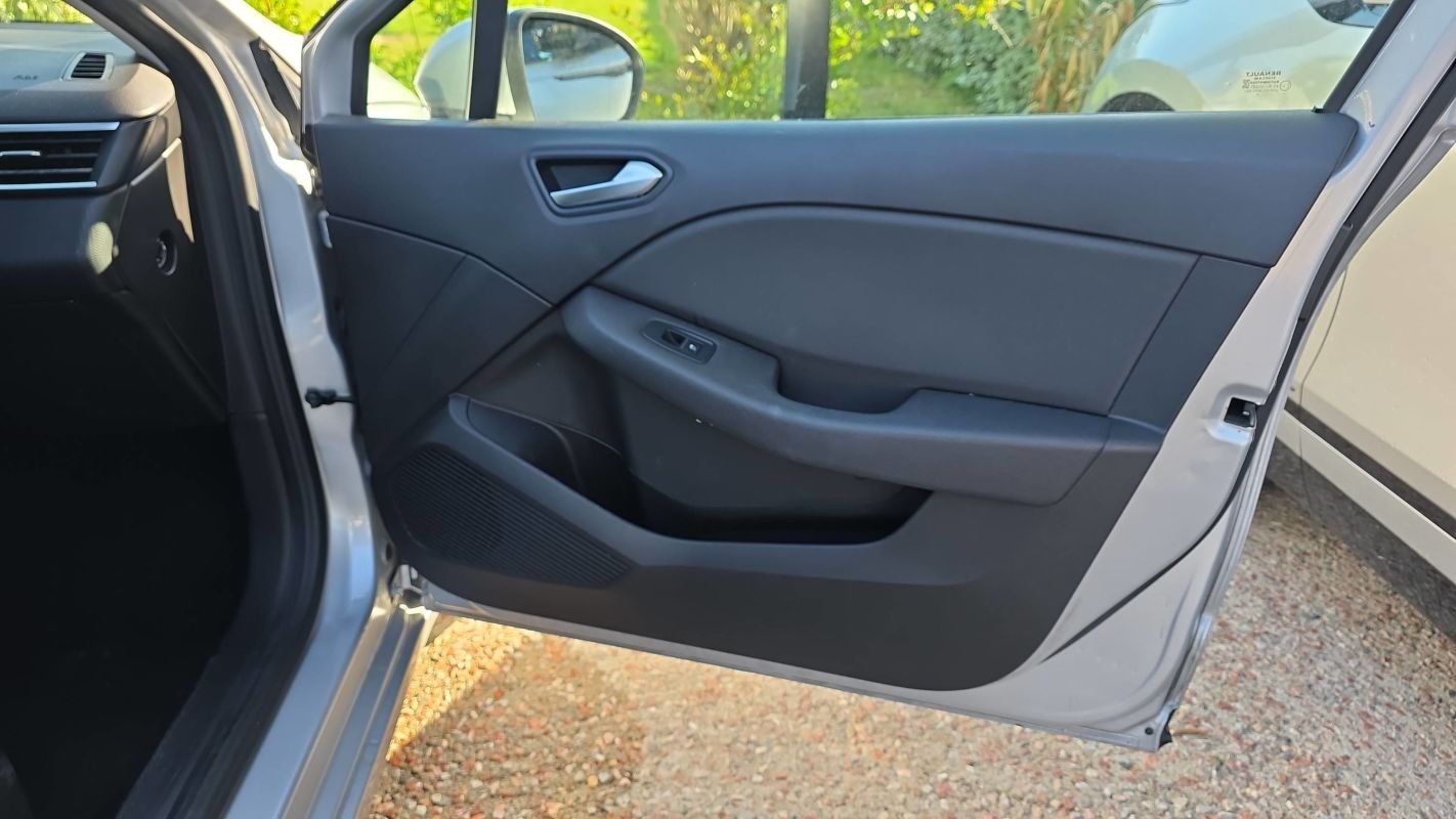 Renault Clio - Photo 23