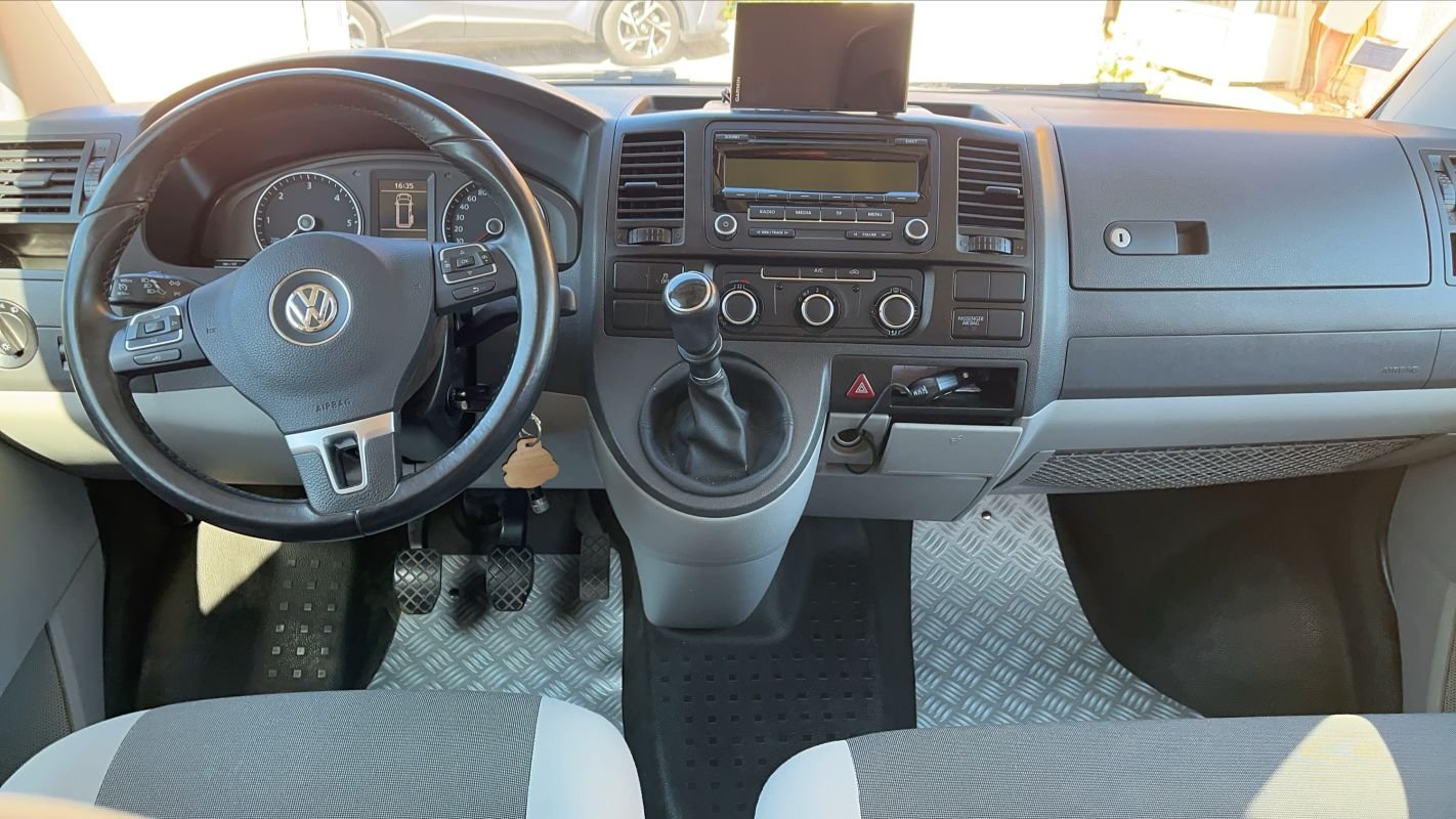 Volkswagen Transporter - Photo 11