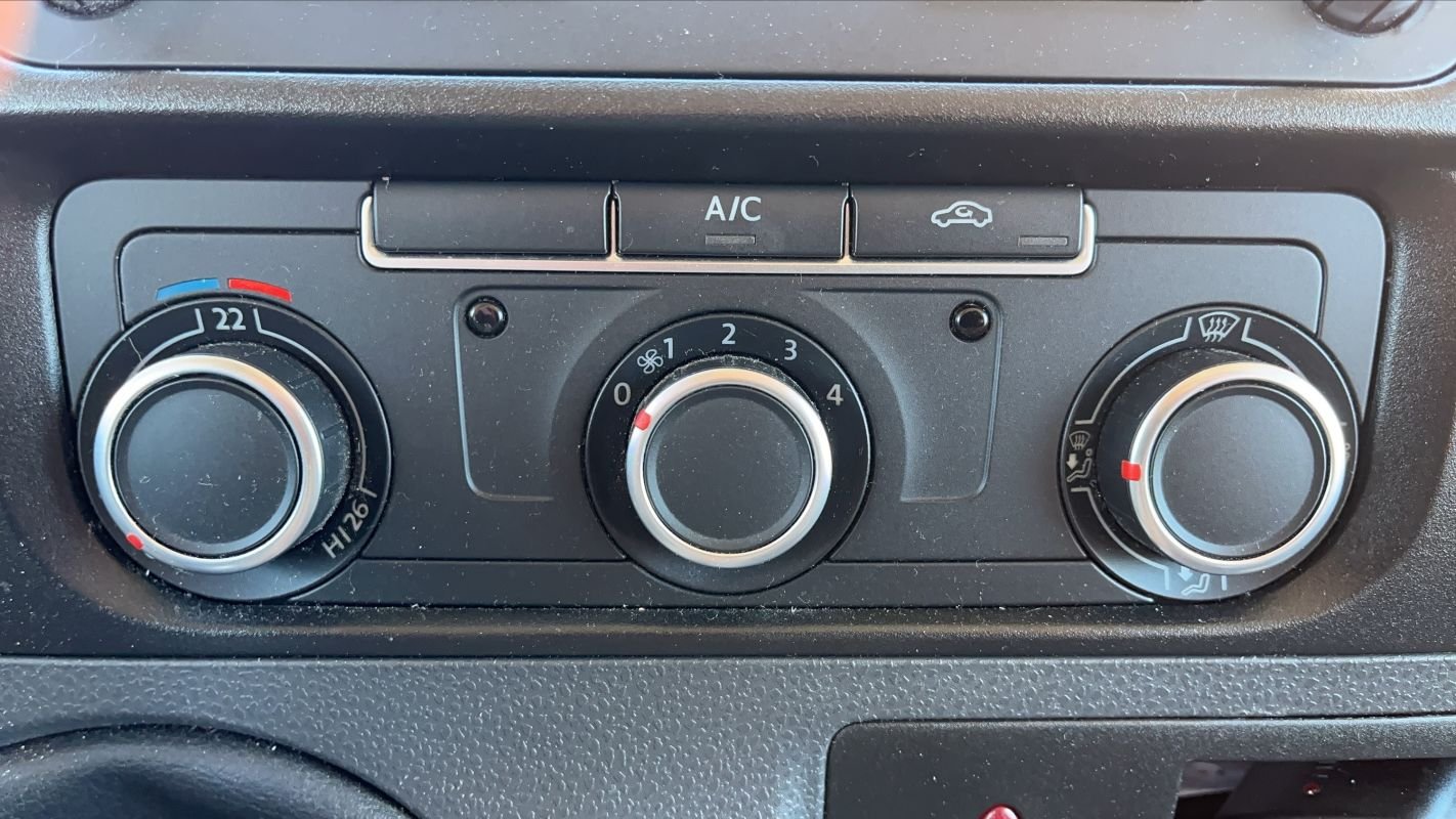 Volkswagen Transporter - Photo 23