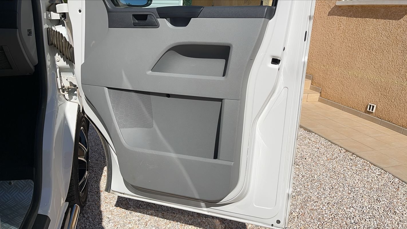 Volkswagen Transporter - Photo 24