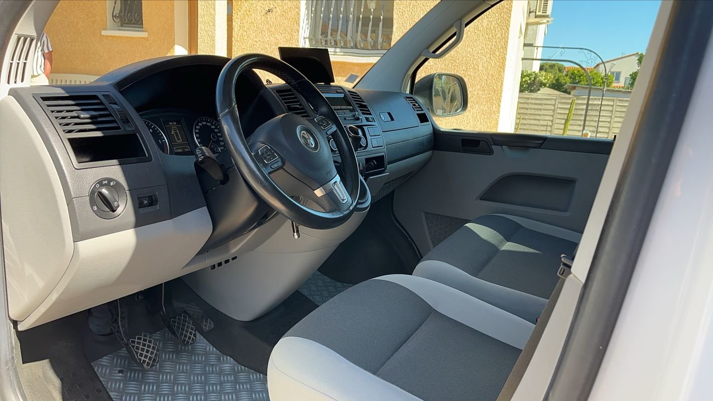 Volkswagen Transporter - Photo 8