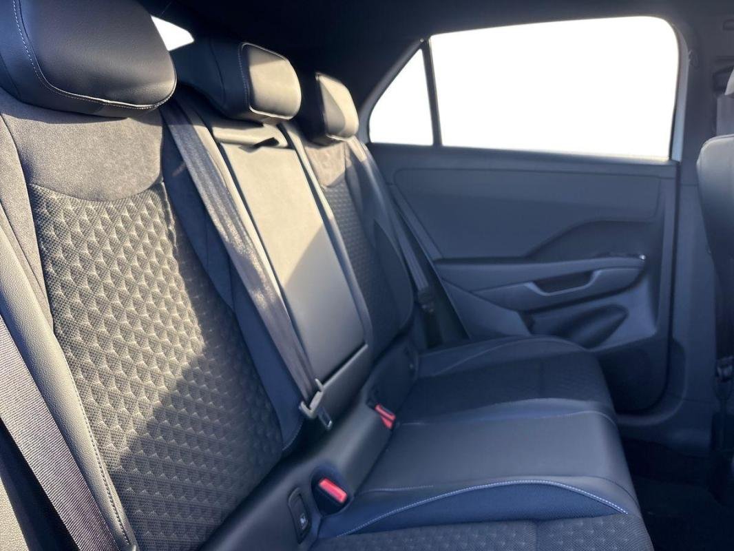 Volkswagen T-Roc - Photo 23