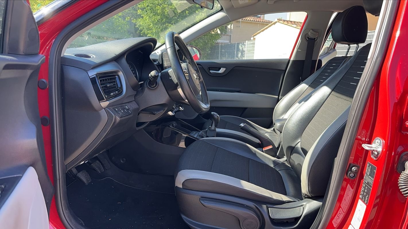 Kia Stonic - Photo 25