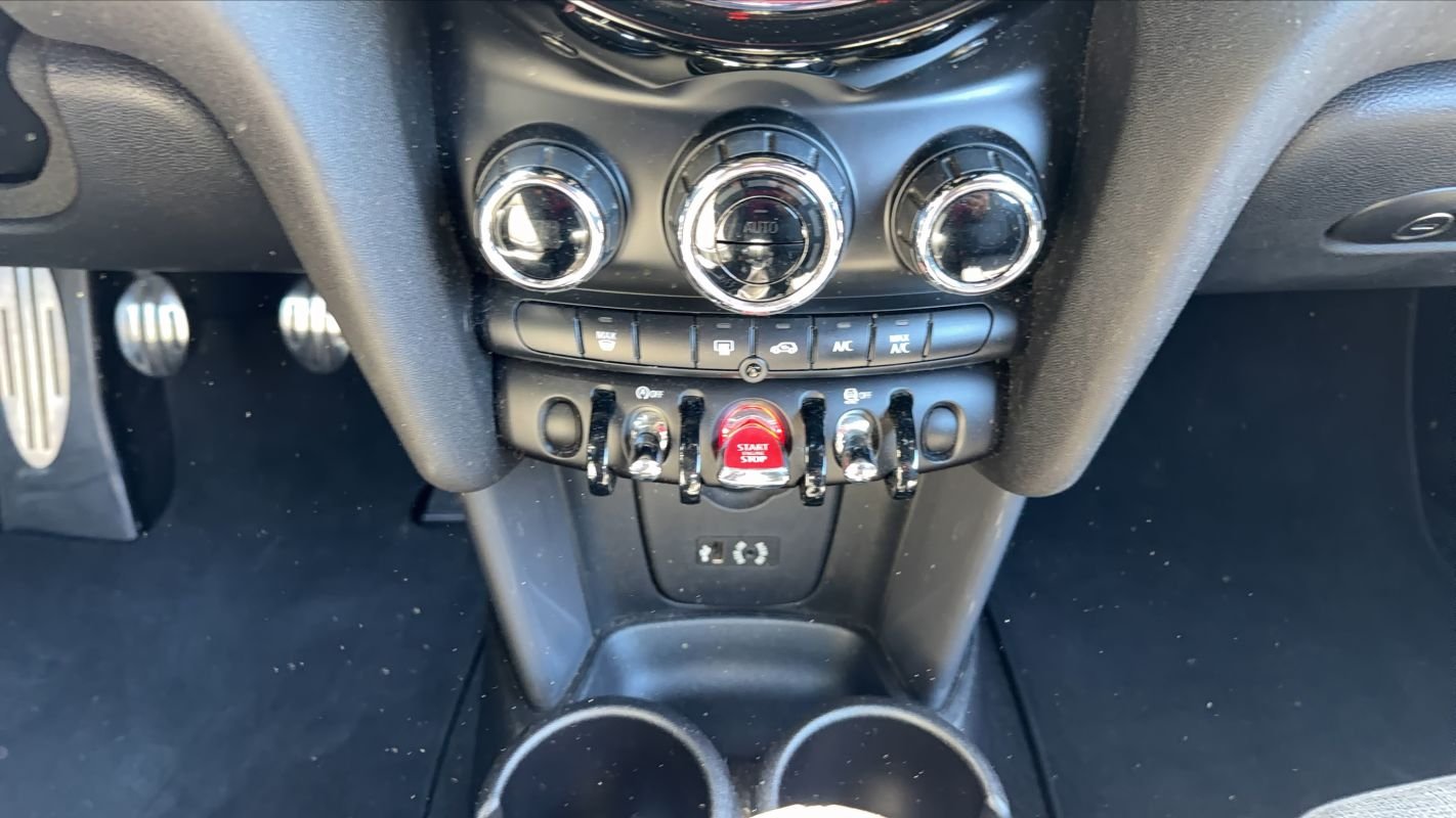Mini Cabrio - Photo 13