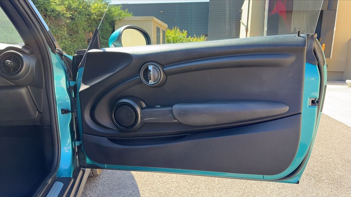 Mini Cabrio - Photo 22