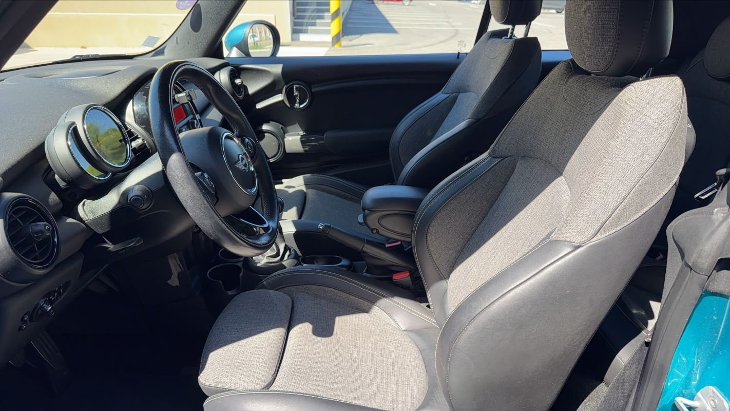 Mini Cabrio - Photo 26