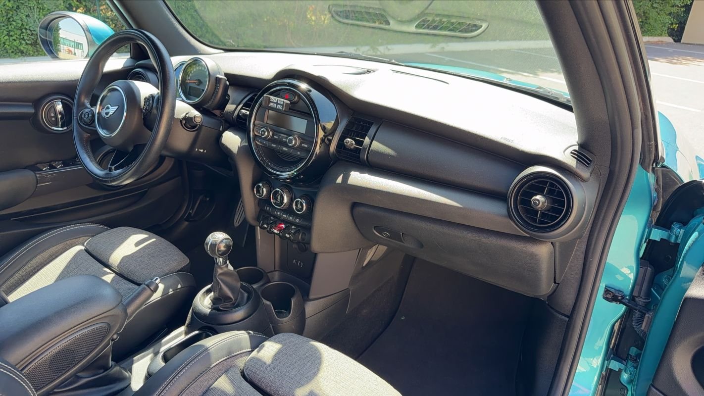 Mini Cabrio - Photo 10