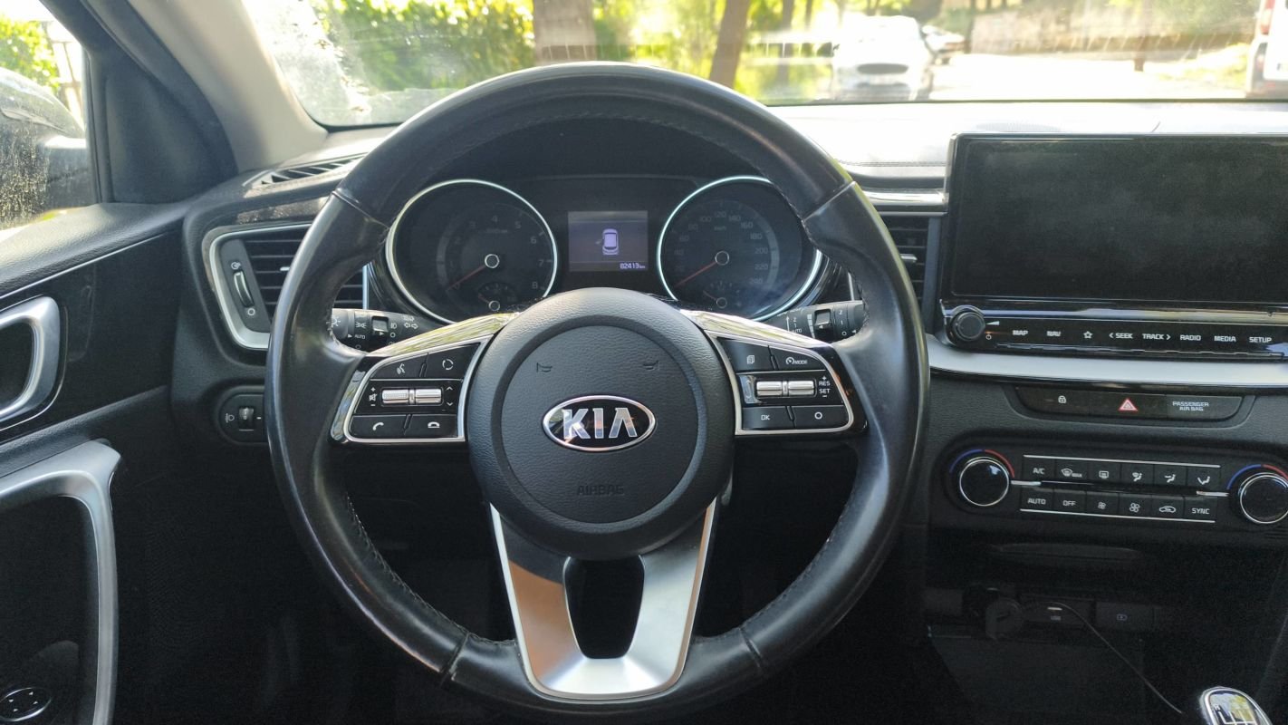 Kia CEED - Photo 23