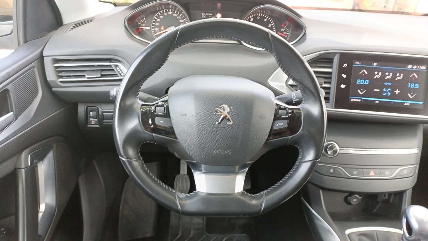 Peugeot 308 - Photo 24