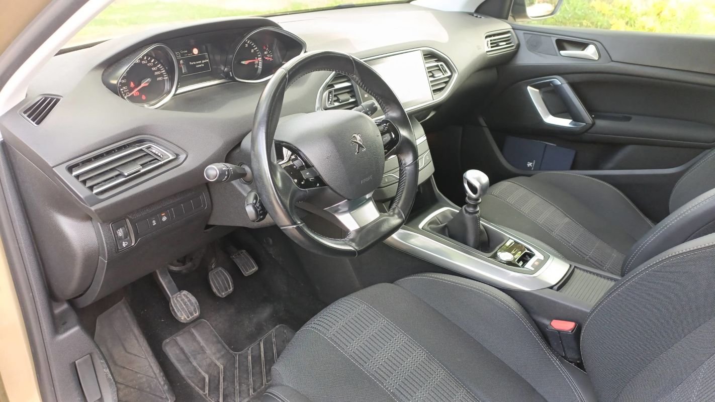 Peugeot 308 - Photo 8