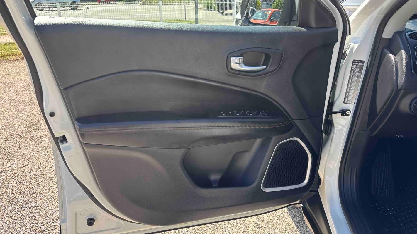 Jeep Compass - Photo 24