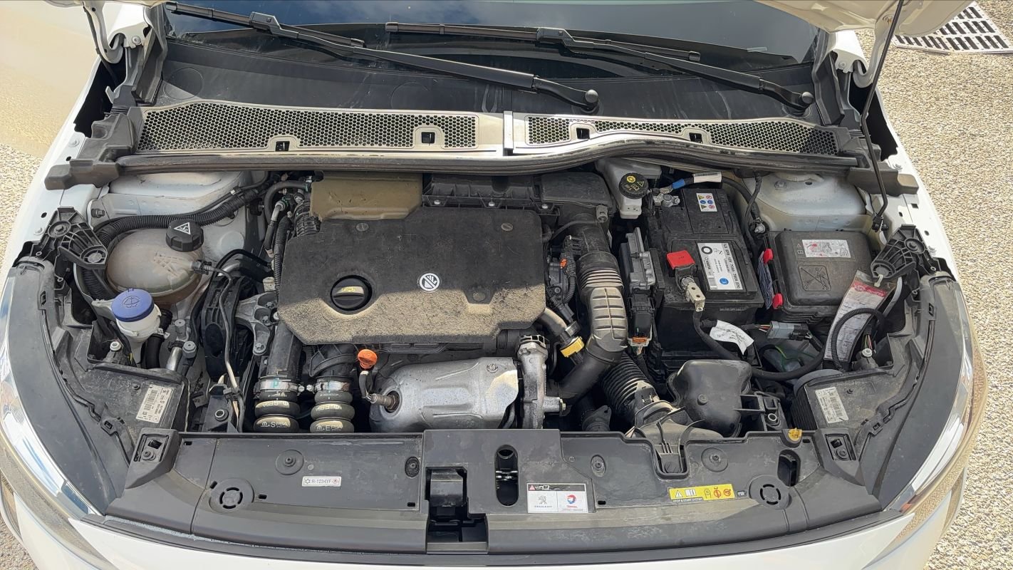 Peugeot 208 - Photo 15