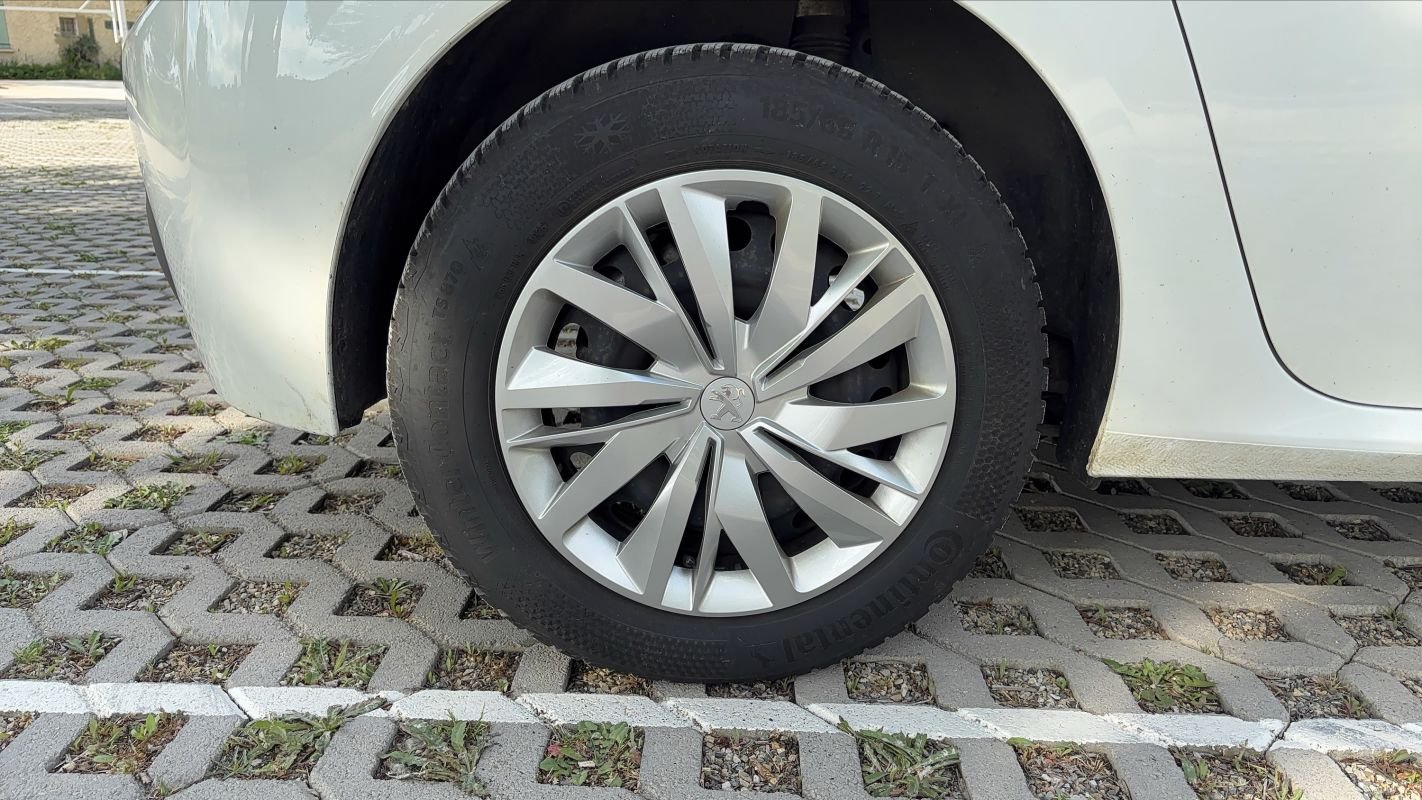 Peugeot 208 - Photo 16