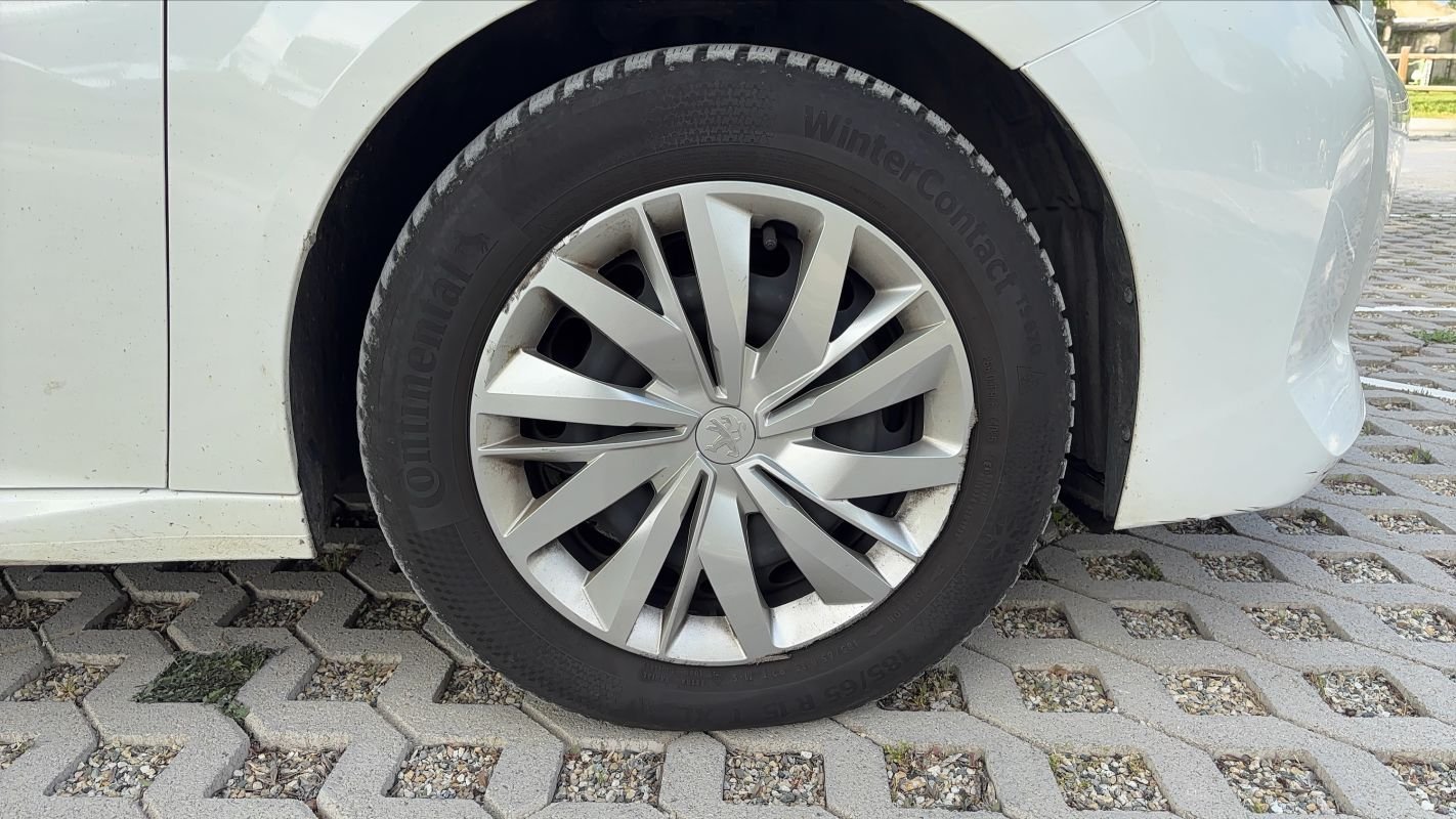 Peugeot 208 - Photo 17