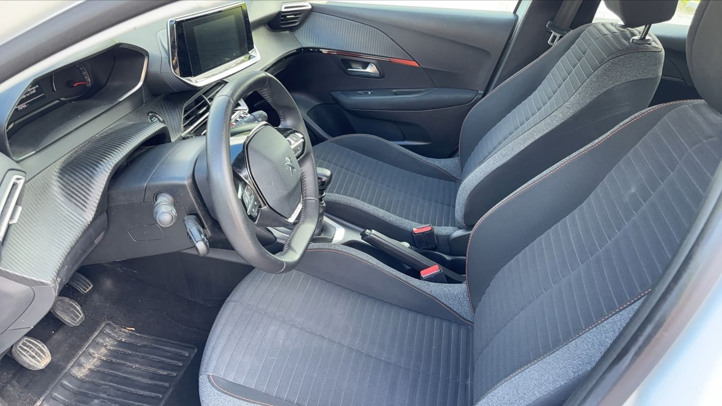 Peugeot 208 - Photo 8