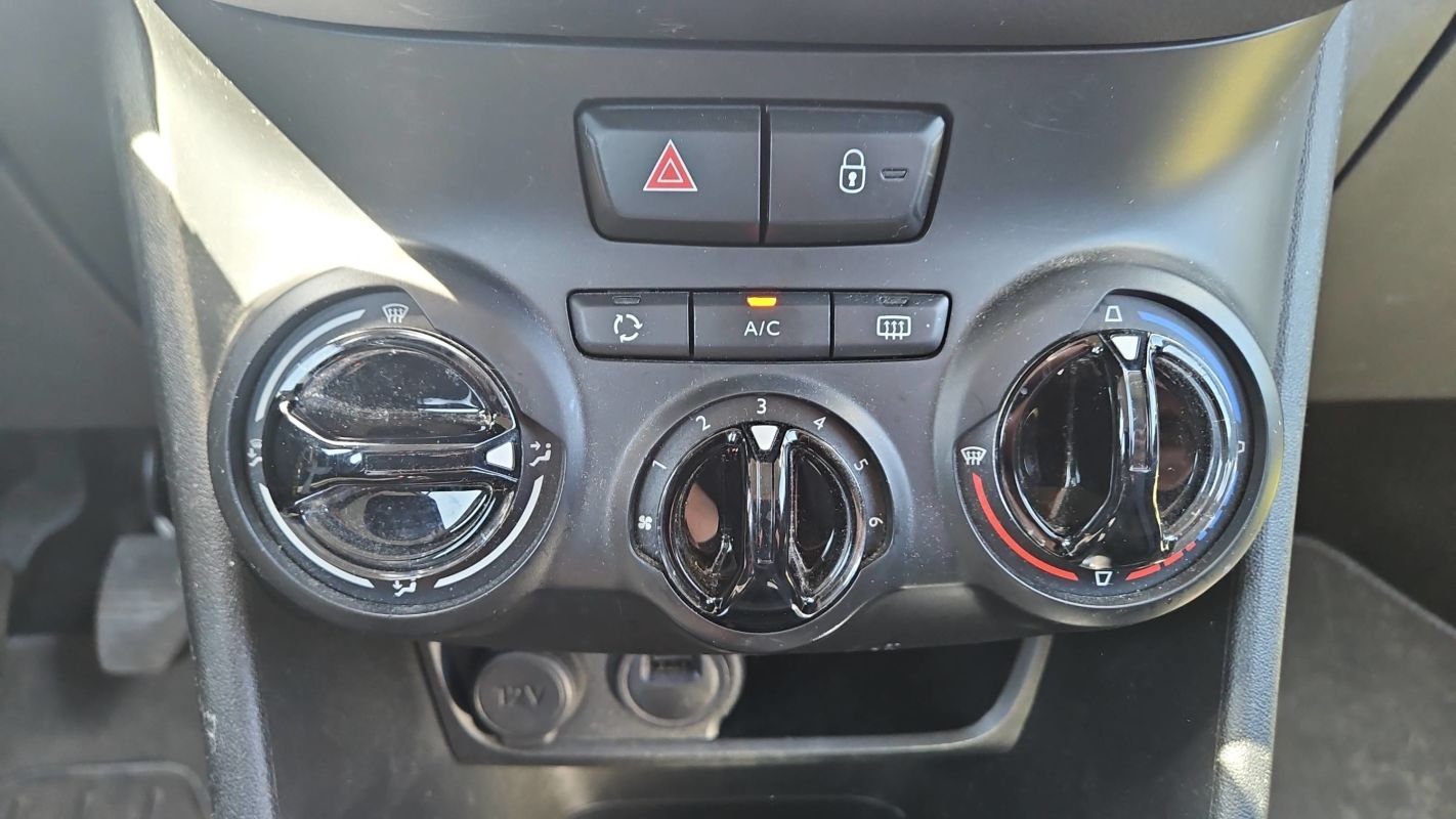 Peugeot 208 - Photo 13
