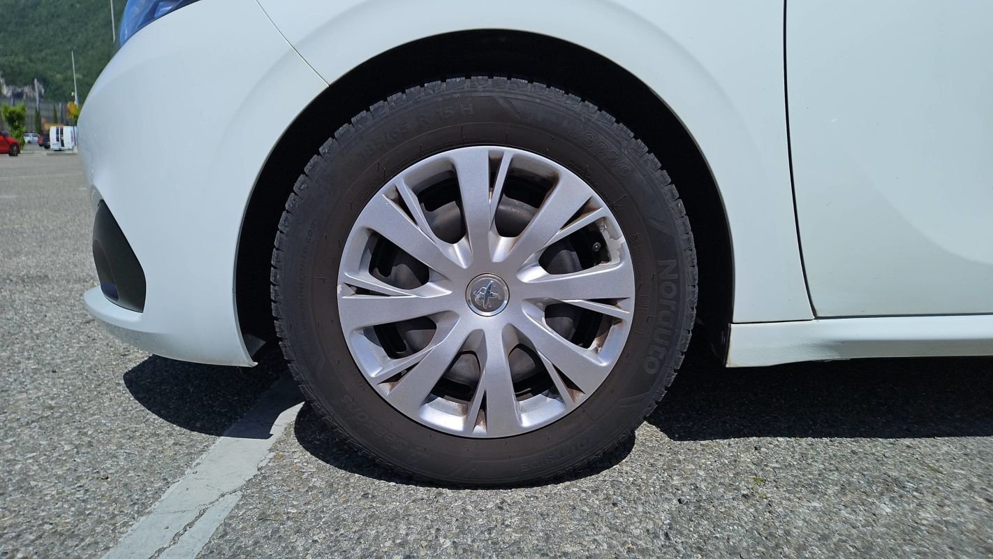 Peugeot 208 - Photo 18