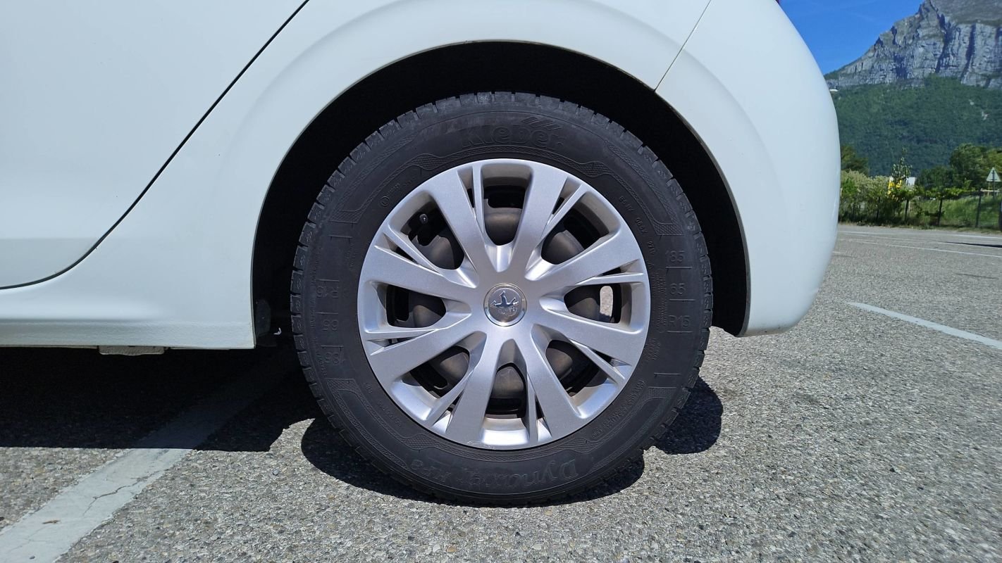 Peugeot 208 - Photo 19