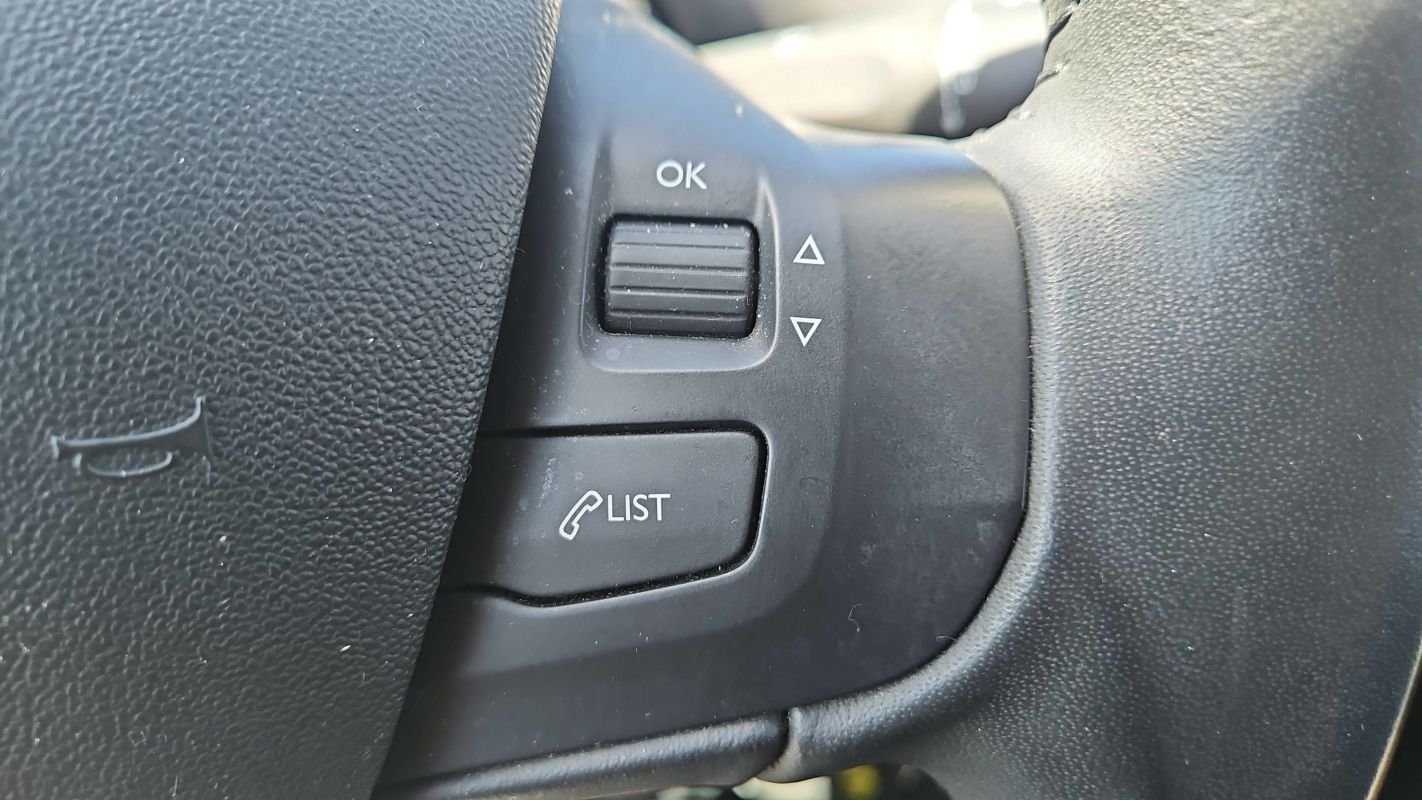Peugeot 208 - Photo 28