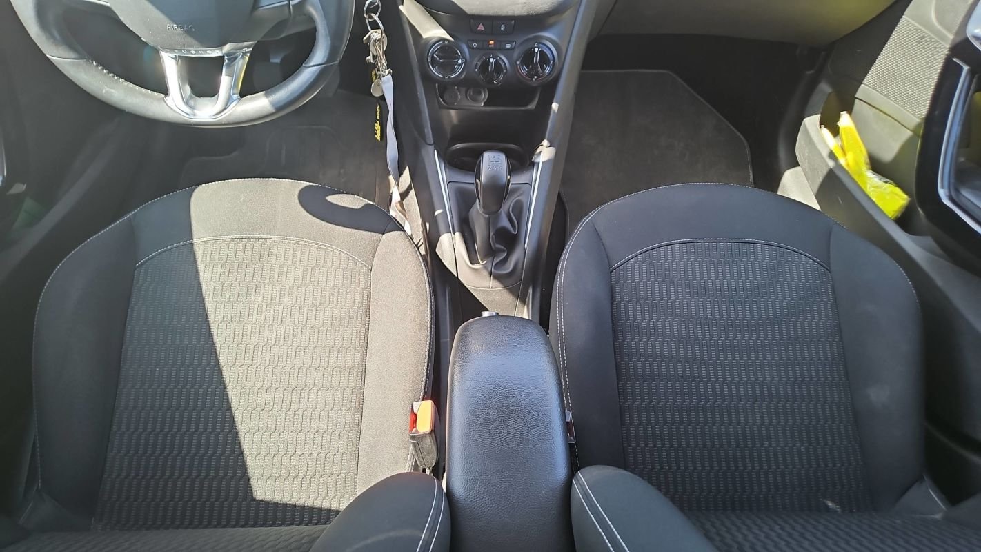 Peugeot 208 - Photo 29