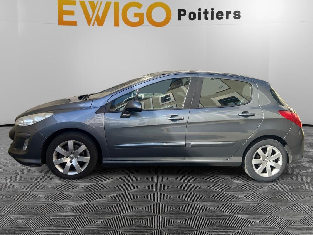 Peugeot 308 - Photo 3