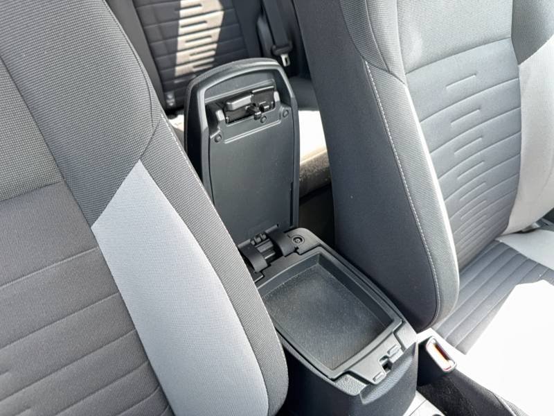 Toyota Auris - Photo 45