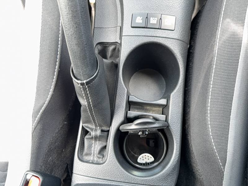 Toyota Auris - Photo 47