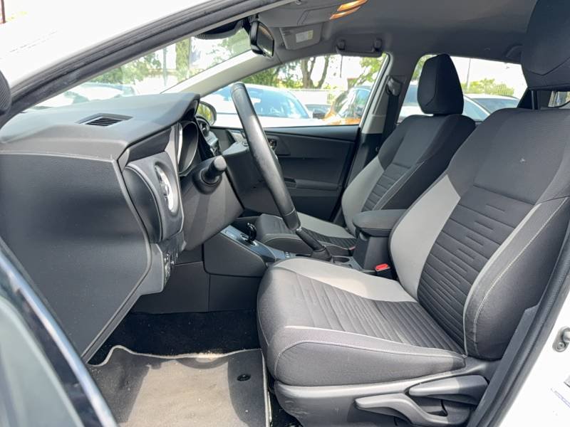 Toyota Auris - Photo 10