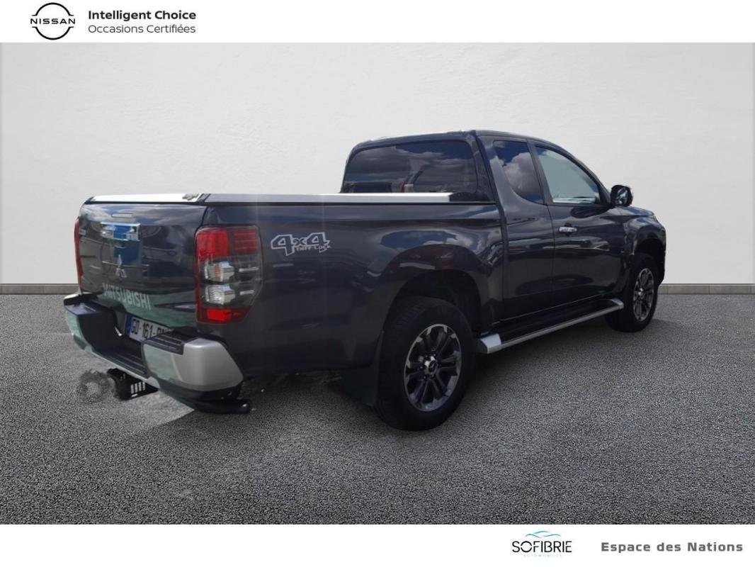 Mitsubishi L200 - Photo 17
