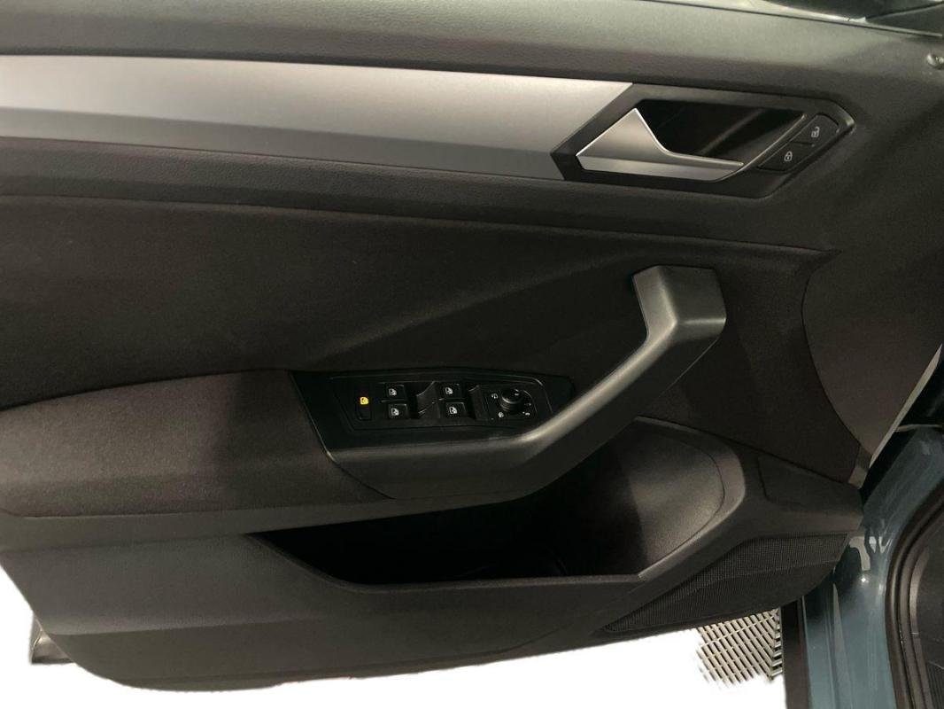 Volkswagen T-Roc - Photo 15
