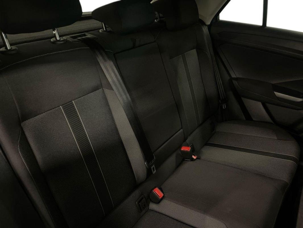Volkswagen T-Roc - Photo 23