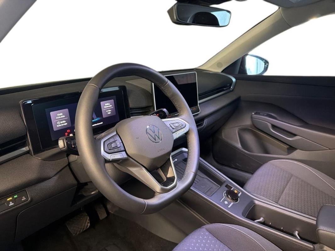 Volkswagen T-Roc - Photo 9