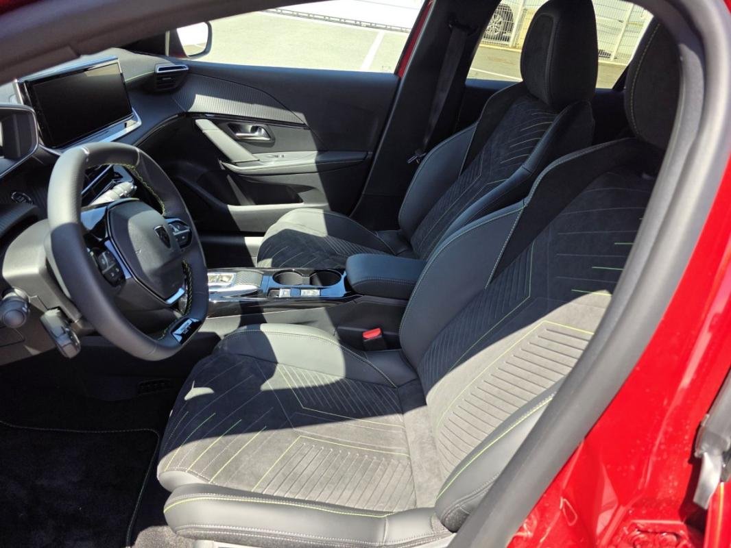 Peugeot 208 - Photo 11