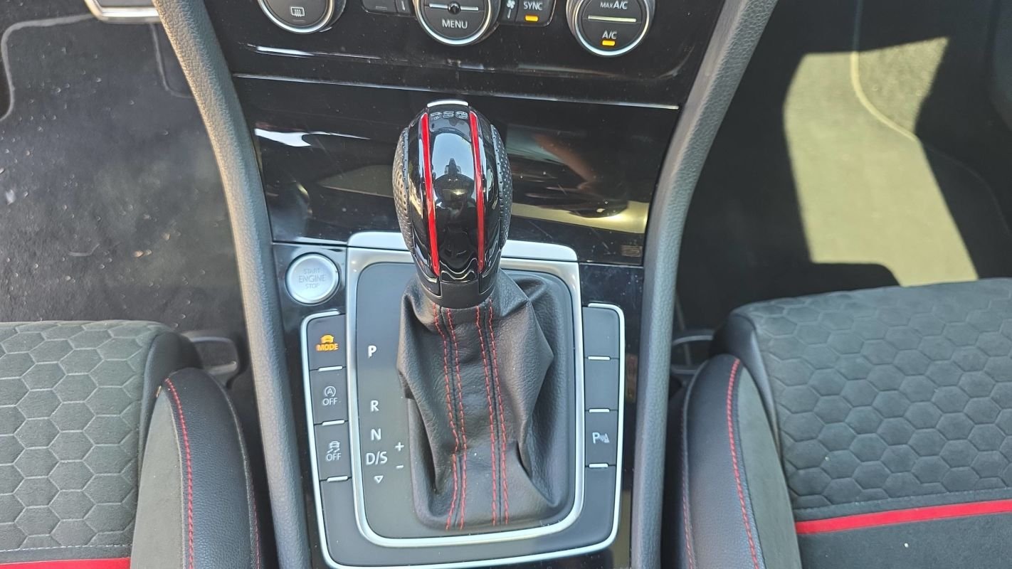 Volkswagen Golf - Photo 26
