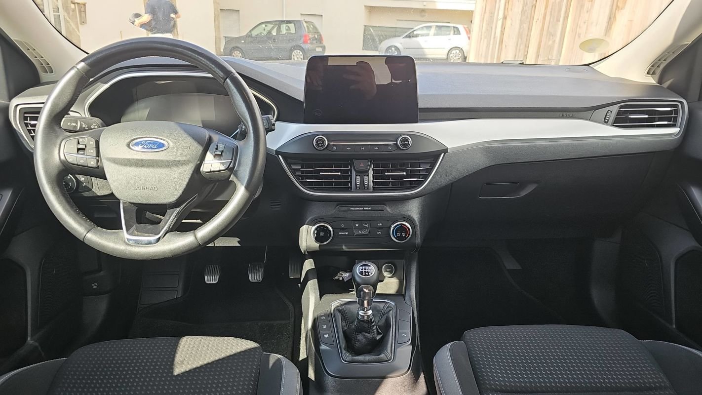 Ford Focus - Photo 11