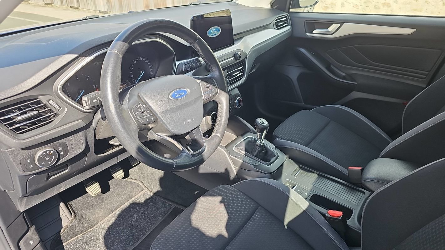 Ford Focus - Photo 8