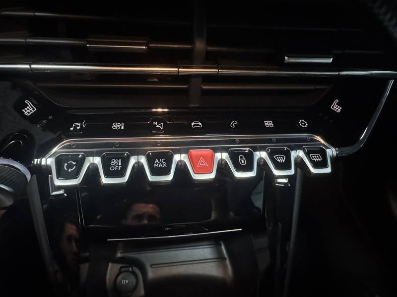 Peugeot 208 - Photo 10