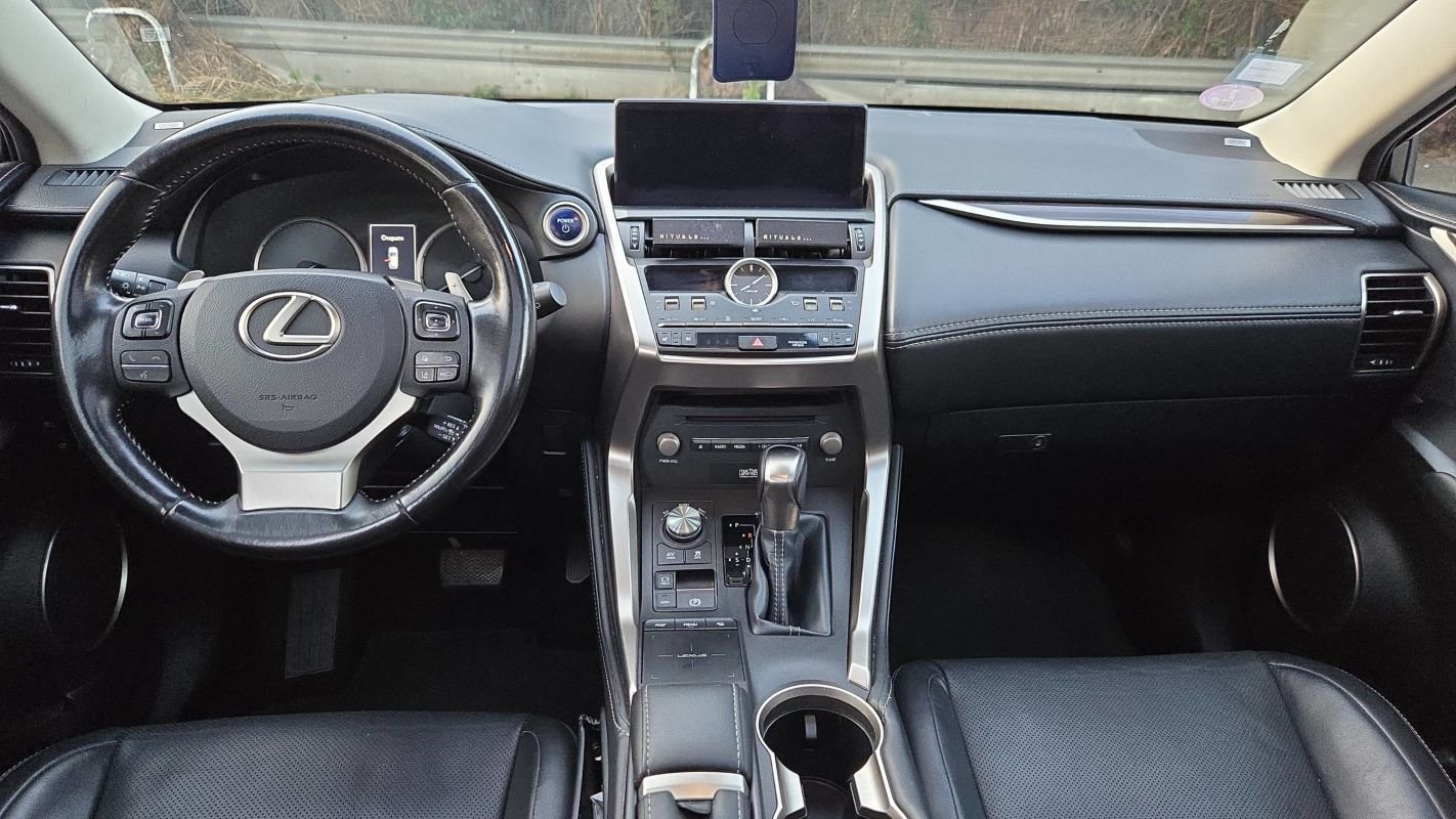 Lexus NX - Photo 11