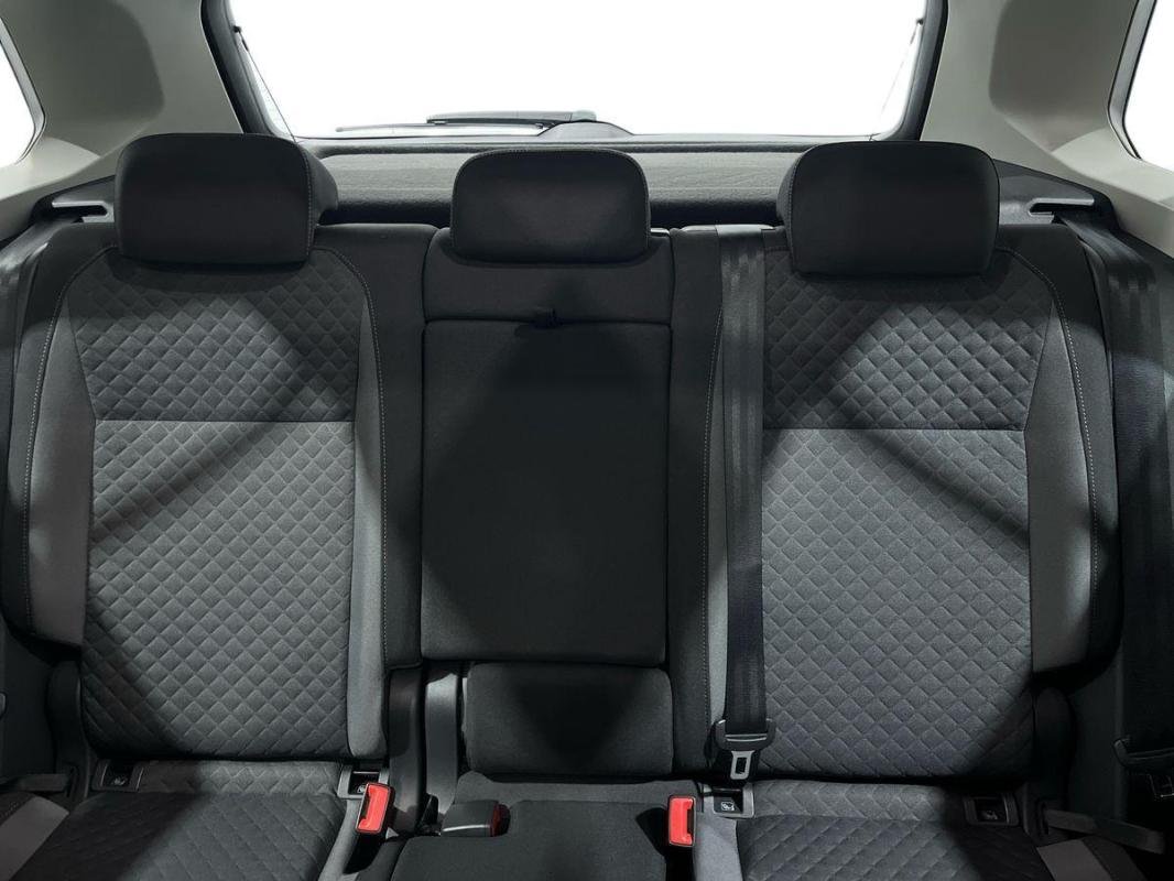 Volkswagen Tiguan - Photo 22