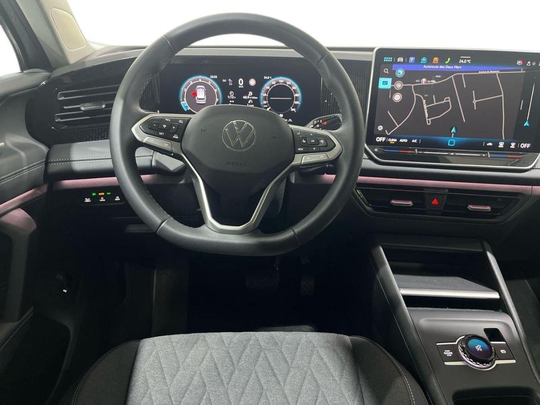 Volkswagen Tiguan - Photo 24