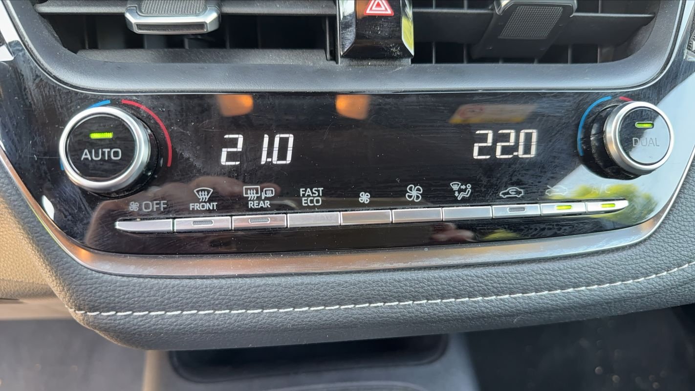 Toyota Corolla - Photo 25
