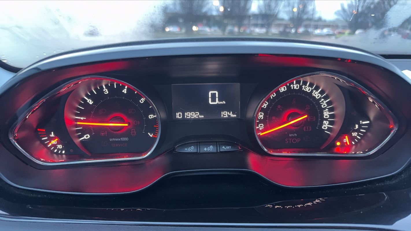 Peugeot 208 - Photo 12