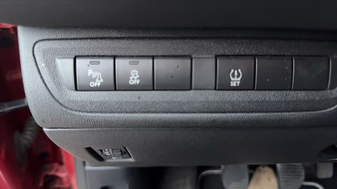 Peugeot 208 - Photo 13